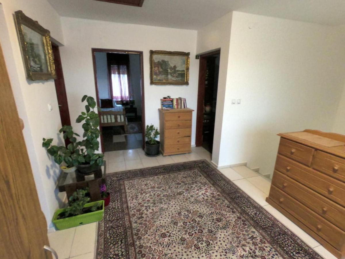 Moj Salas Country house